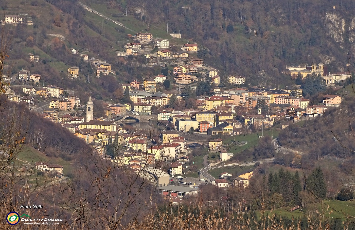 37 Zoom da 'La Torre'  sul centro di San Pellegrino Terme.JPG